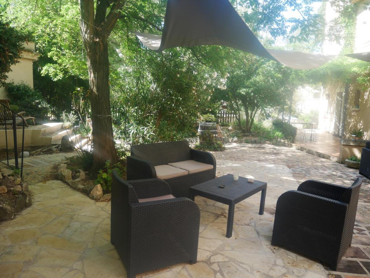 La Feniere Bed & Breakfast Vénéjan Dış mekan fotoğraf