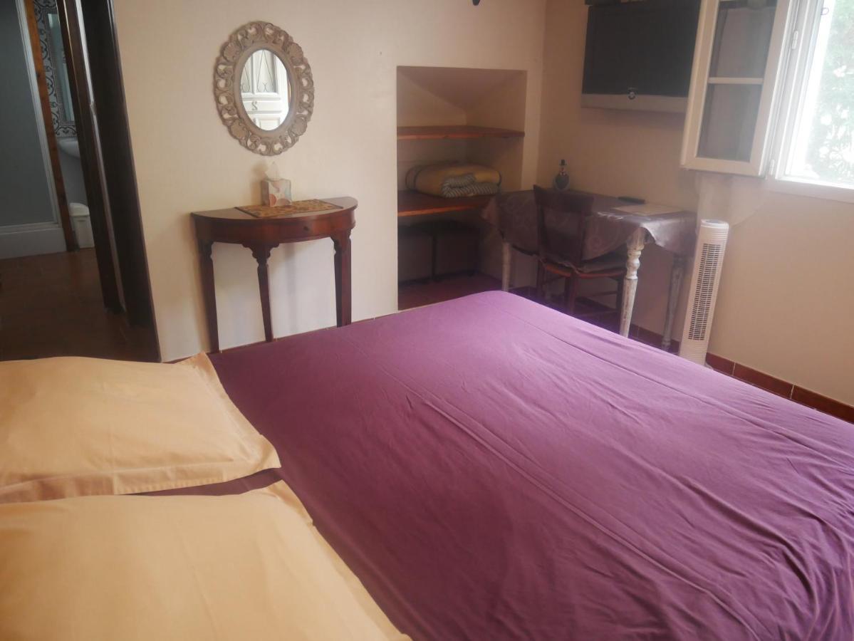 La Feniere Bed & Breakfast Vénéjan Dış mekan fotoğraf